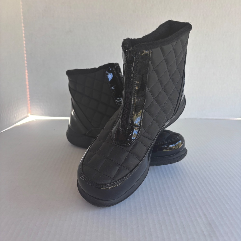 Totes Women's Black Quilted Zip Winter Snow Boots Size 6